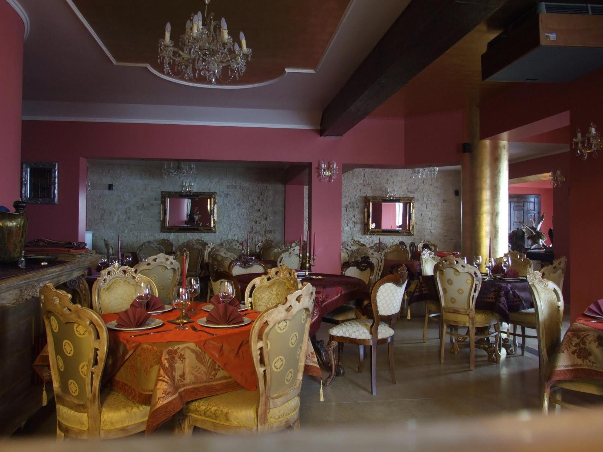 Hotel Royal Zalău Εξωτερικό φωτογραφία