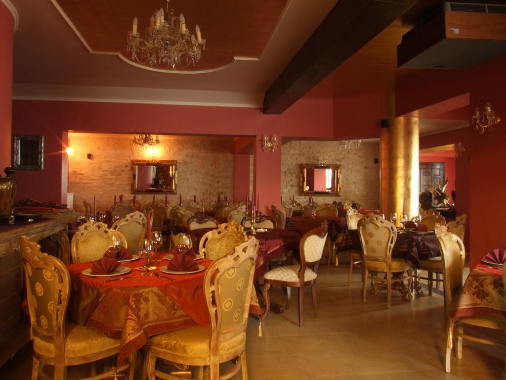 Hotel Royal Zalău Εξωτερικό φωτογραφία